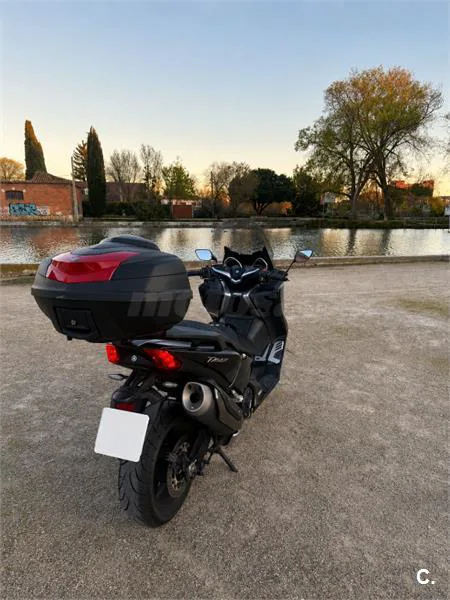 Yamaha TMAX – Vista 6