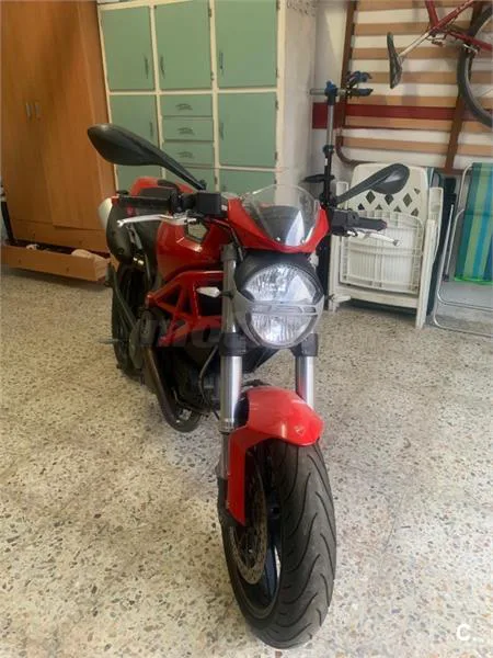 Ducati Monster 796 – Vista 3