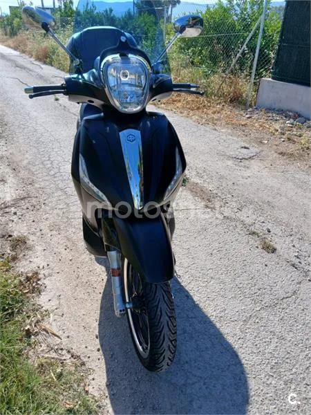 Piaggio Beverly 300 – Vista 3