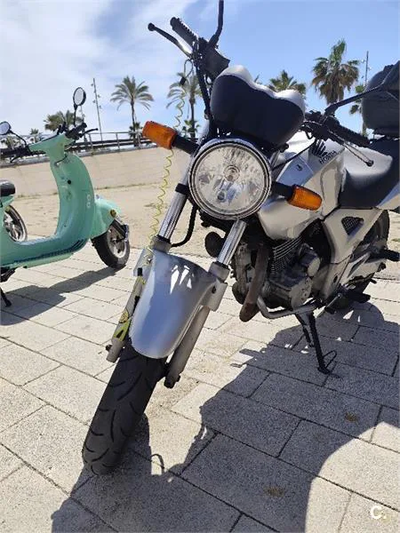 Honda CBF 250 – Vista 4