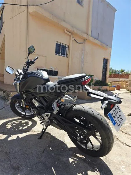 Honda CB 125 R – Vista 3