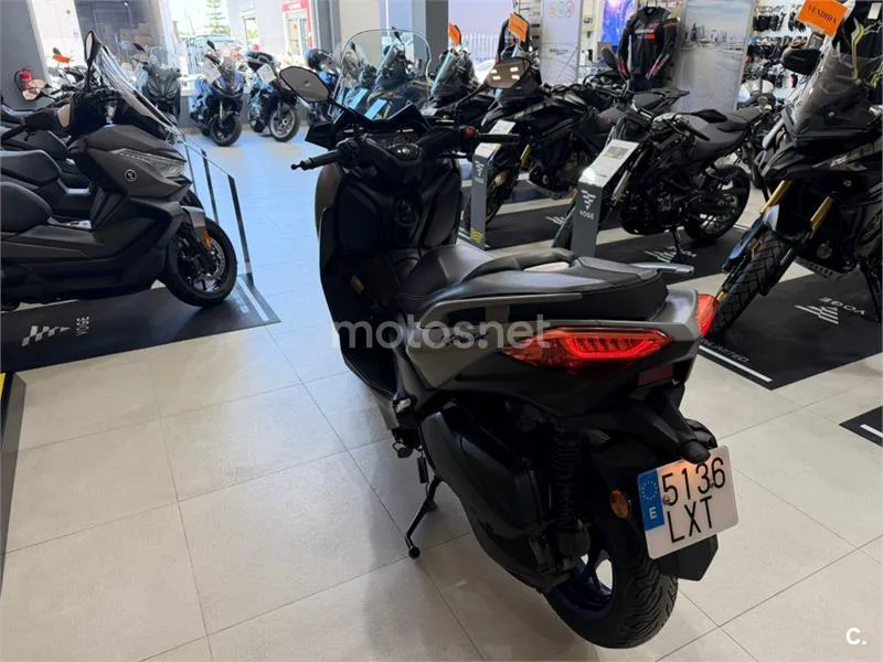 Yamaha XMAX 300 – Vista 4