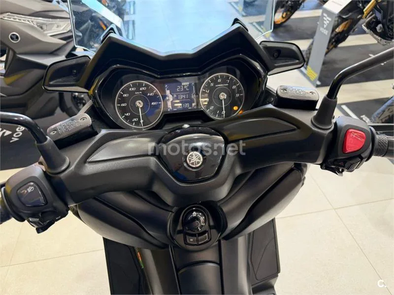 Yamaha XMAX 300 – Vista 7