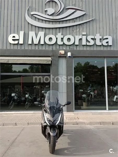 Kymco AK 550 – Vista 3