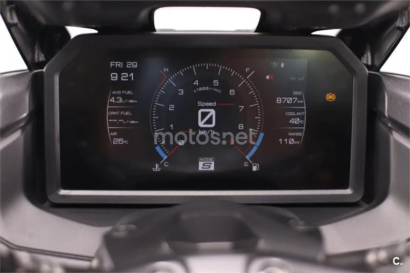 Yamaha TMAX – Vista 5