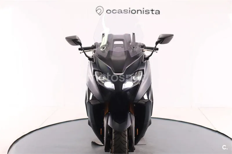 Yamaha TMAX – Vista 6