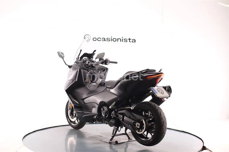 Yamaha TMAX – Vista 3