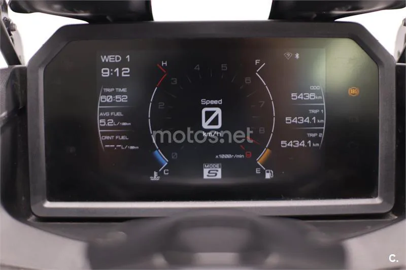 Yamaha TMAX – Vista 5