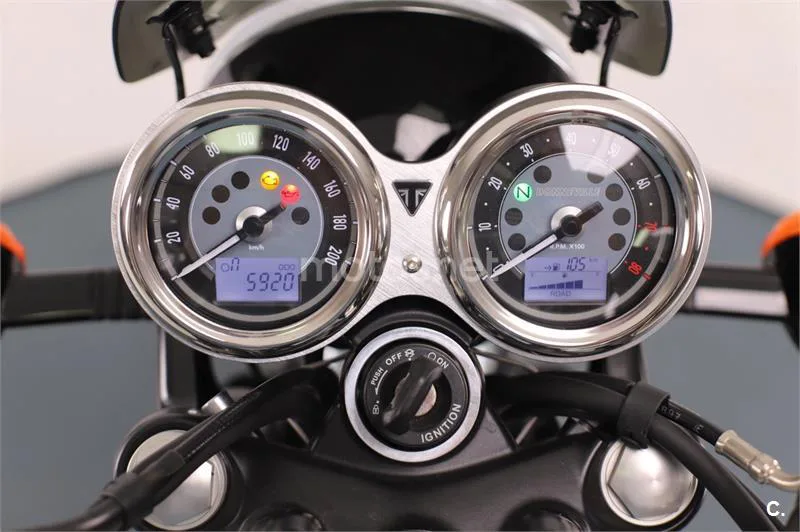 Triumph Bonneville T100 – Vista 5