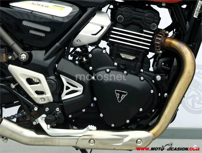 Triumph Speed 400 – Vista 5