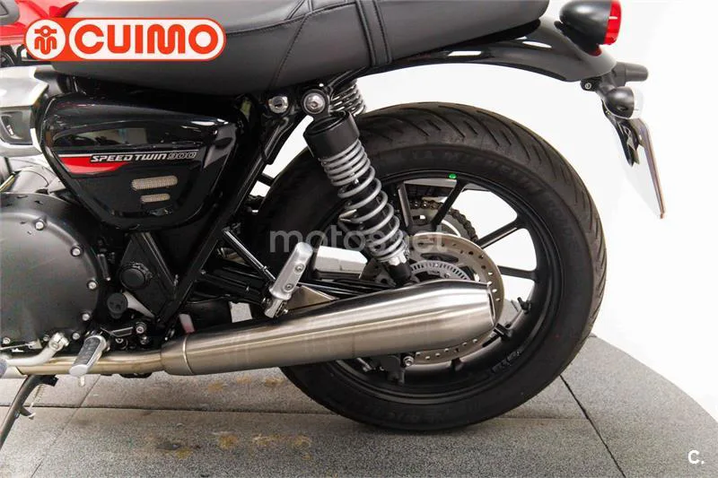 Triumph Speed Twin 900 – Vista 17
