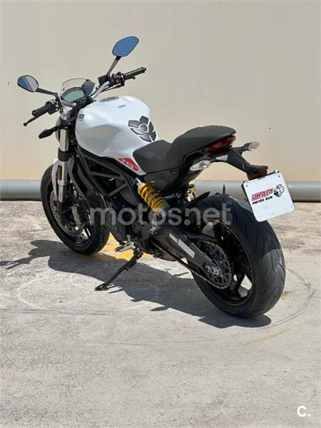 Ducati Monster 797 – Vista 3