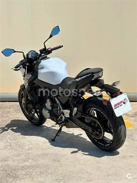 Kawasaki Z650 – Vista 4