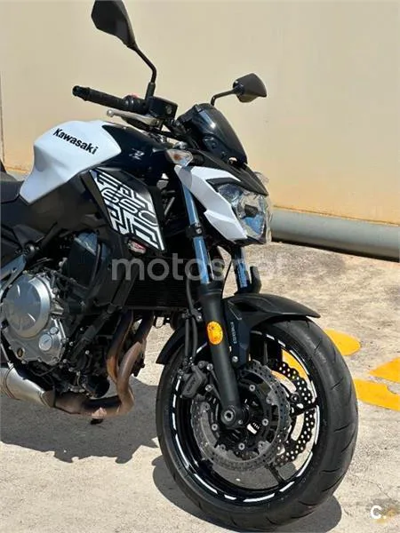 Kawasaki Z650 – Vista 7