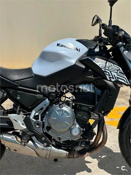 Kawasaki Z650 – Vista 9