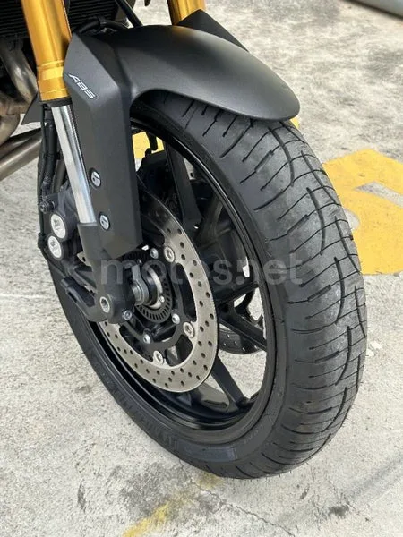 Yamaha MT-09 – Vista 10