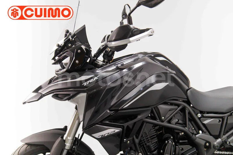 Benelli TRK 702 – Vista 25