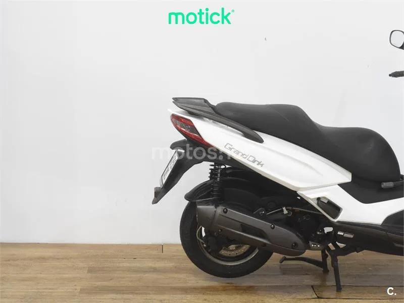 Kymco Grand Dink 125 – Vista 3