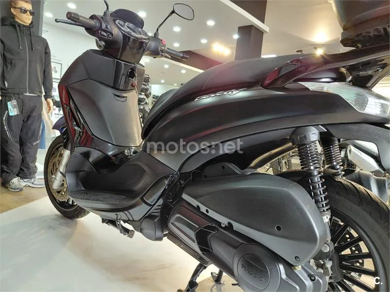 Piaggio Beverly 300 – Vista 6