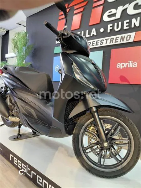 Piaggio Beverly – Vista 3