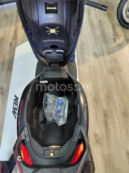 Piaggio Beverly – Vista 7
