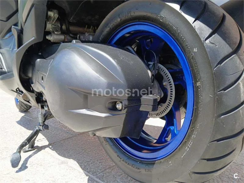 Suzuki Burgman 400 – Vista 13