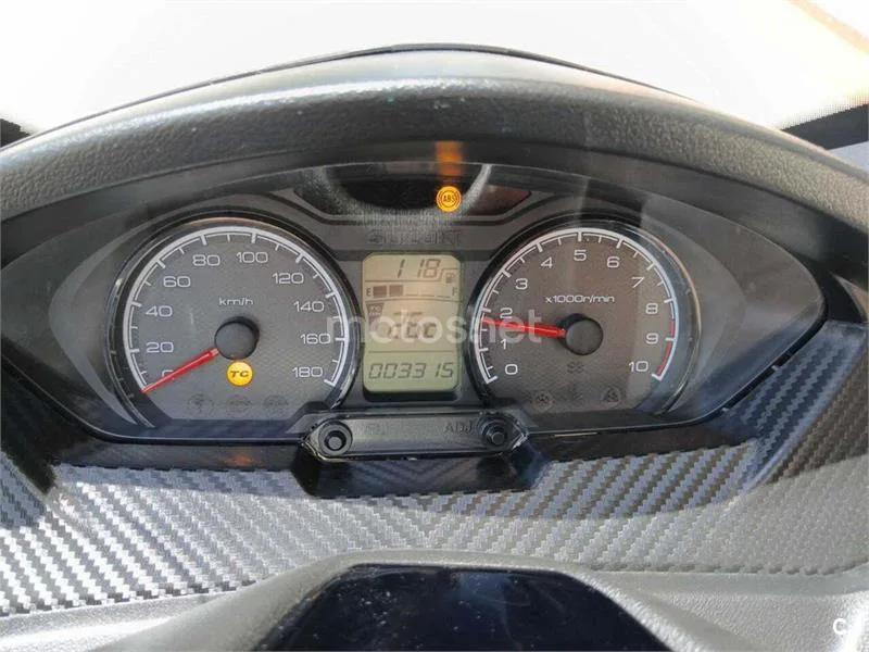 Suzuki Burgman 400 – Vista 18