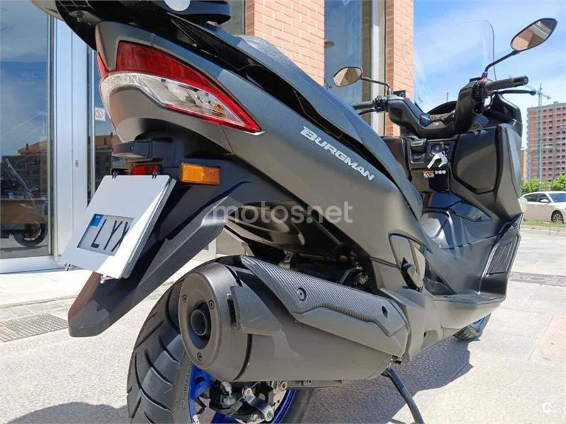 Suzuki Burgman 400 – Vista 6