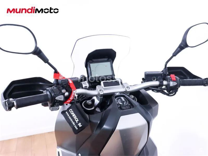 Honda X-ADV – Vista 11