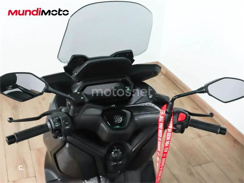 Yamaha XMAX 300 – Vista 11