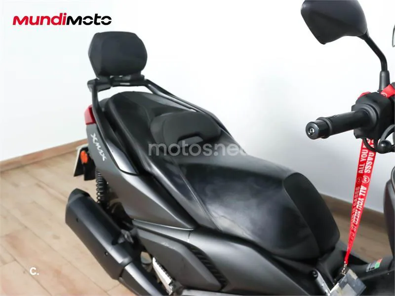 Yamaha XMAX 300 – Vista 17