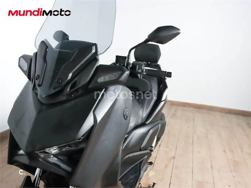 Yamaha XMAX 300 – Vista 10