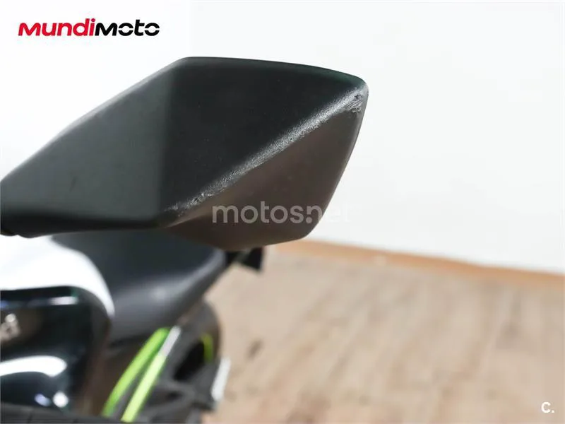 Kawasaki Z900 – Vista 15