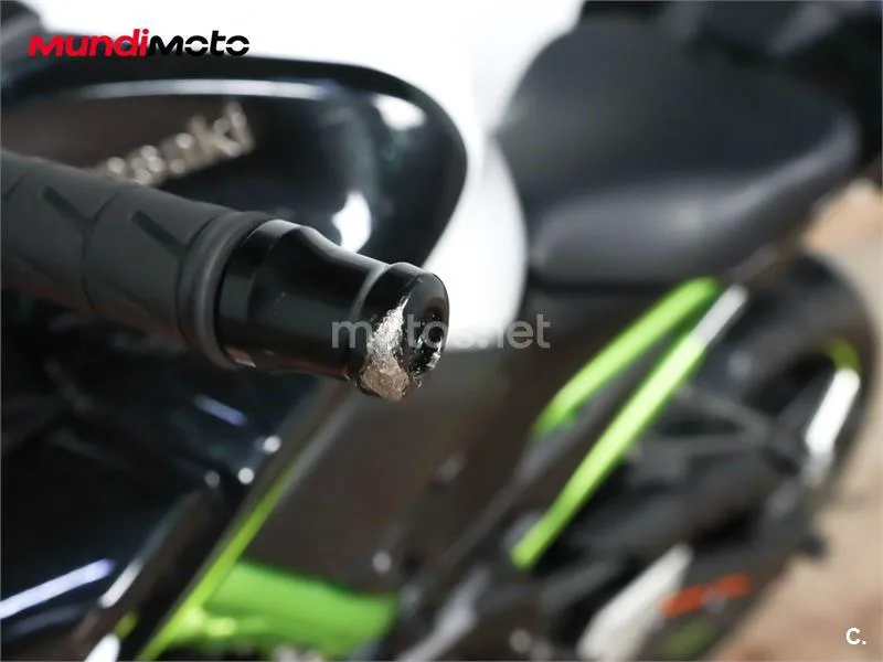 Kawasaki Z900 – Vista 16