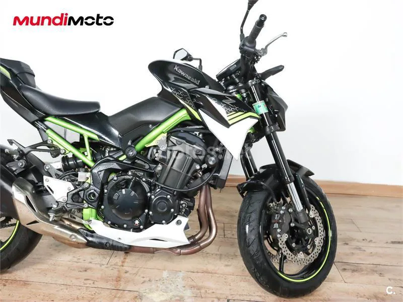 Kawasaki Z900 – Vista 18
