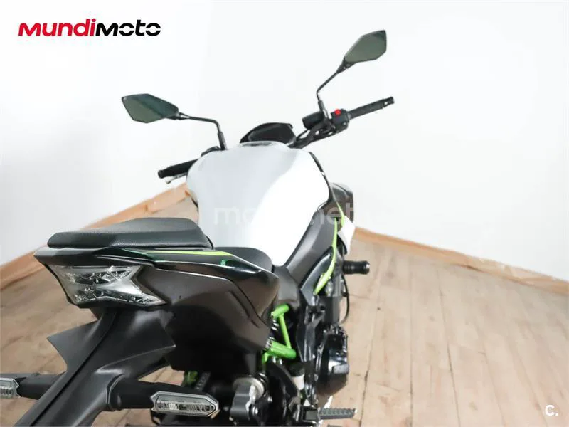 Kawasaki Z900 – Vista 4