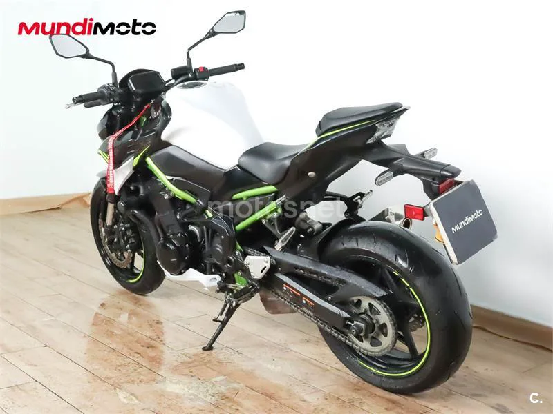 Kawasaki Z900 – Vista 8