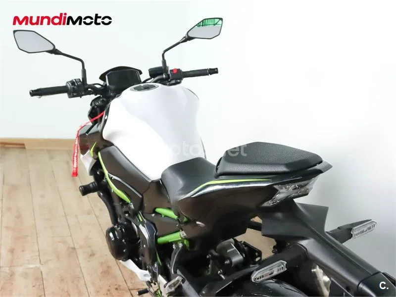 Kawasaki Z900 – Vista 9