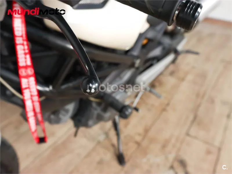 Ducati Monster 696 – Vista 17