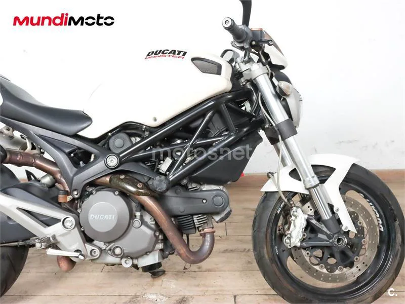 Ducati Monster 696 – Vista 19