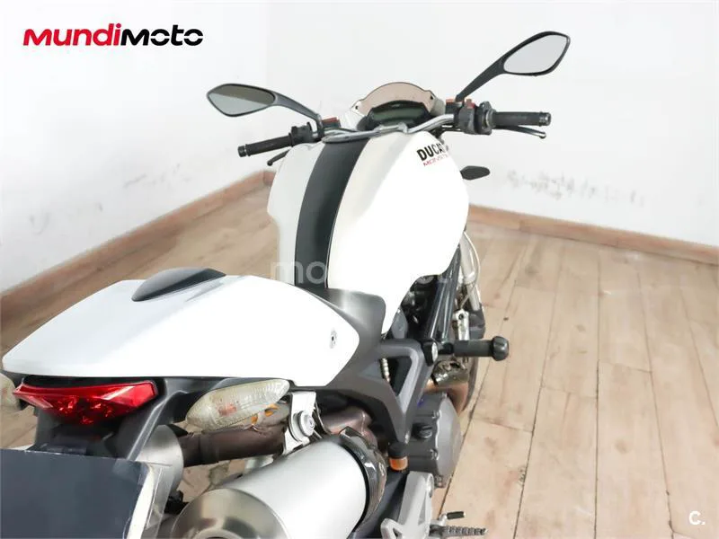 Ducati Monster 696 – Vista 4