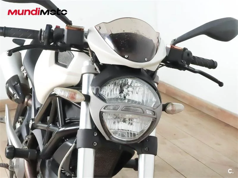 Ducati Monster 696 – Vista 5