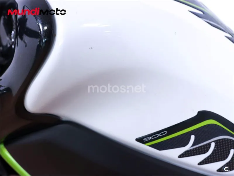 Kawasaki Z900 – Vista 22