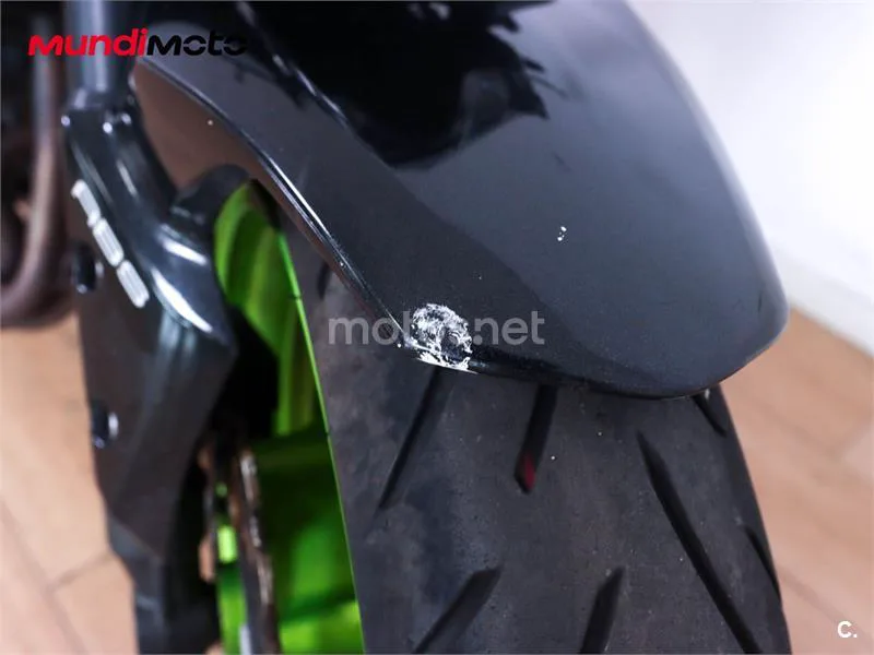 Kawasaki Z900 – Vista 23