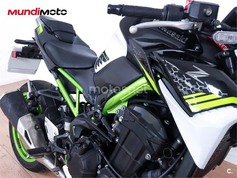 Kawasaki Z900 – Vista 29