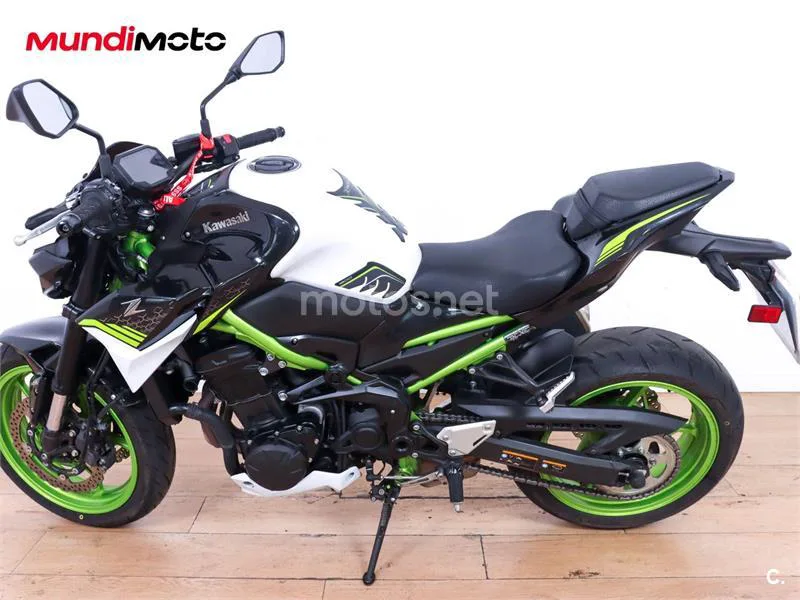 Kawasaki Z900 – Vista 6