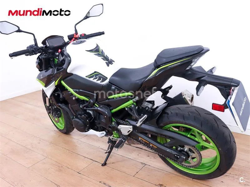 Kawasaki Z900 – Vista 8