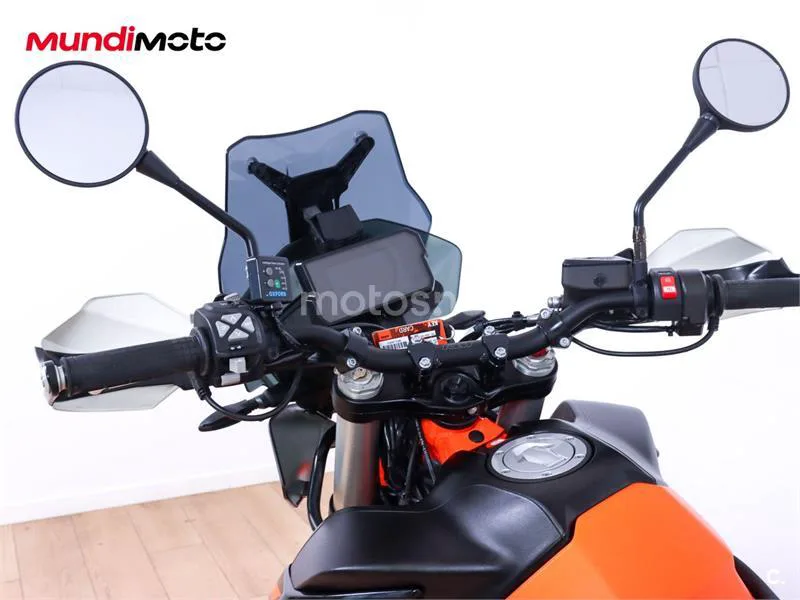 KTM 890 – Vista 11