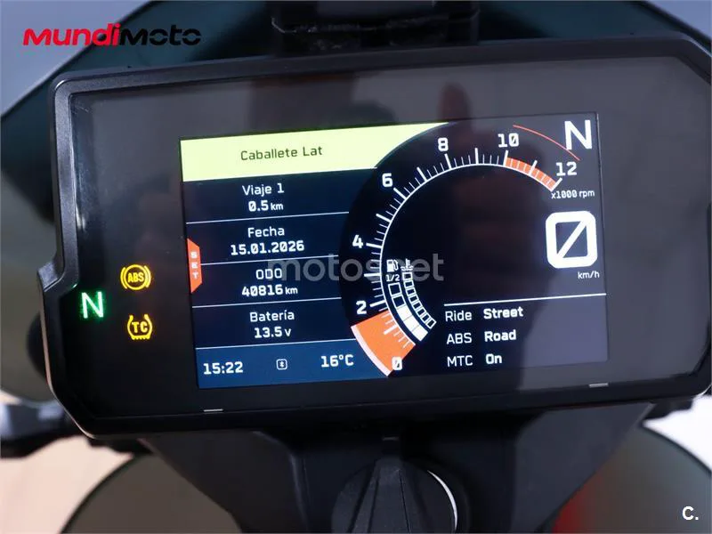 KTM 890 – Vista 12