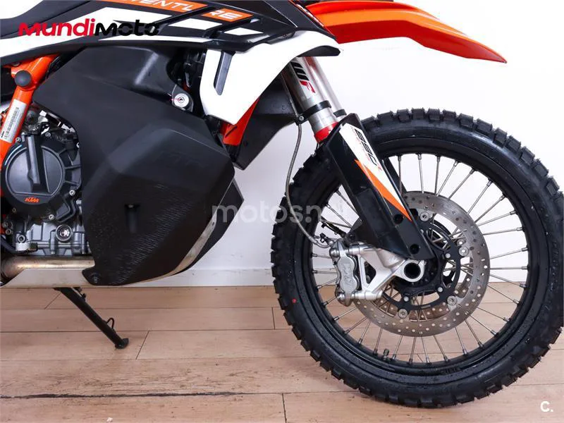 KTM 890 – Vista 18